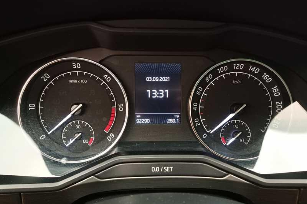 Skoda Superb Combi 2016 фото 4