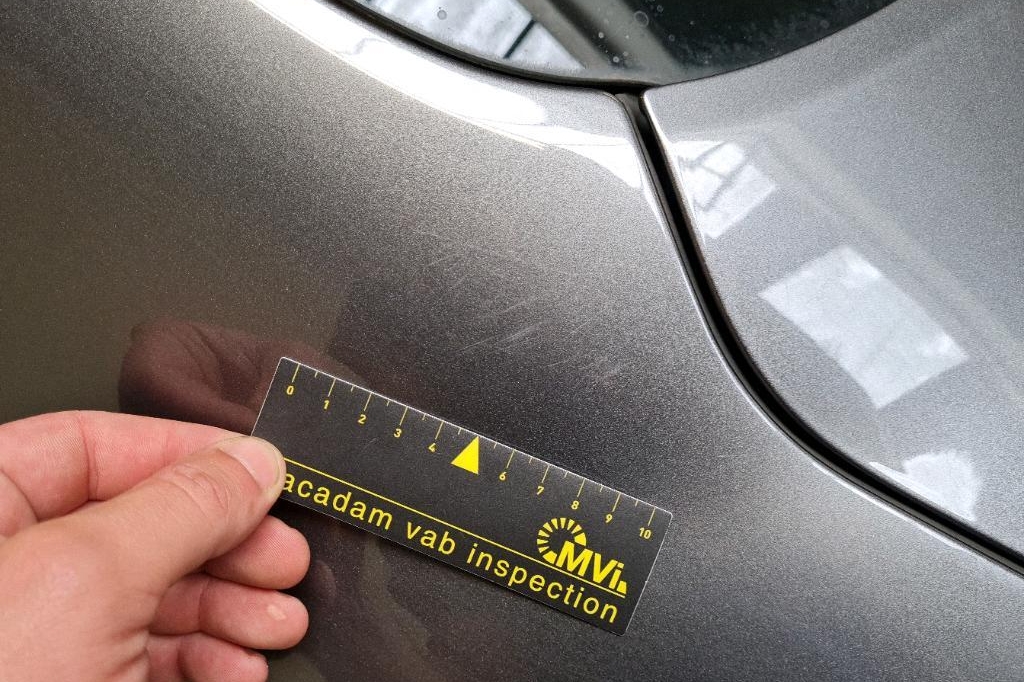 Jaguar XE 2016 photo 14