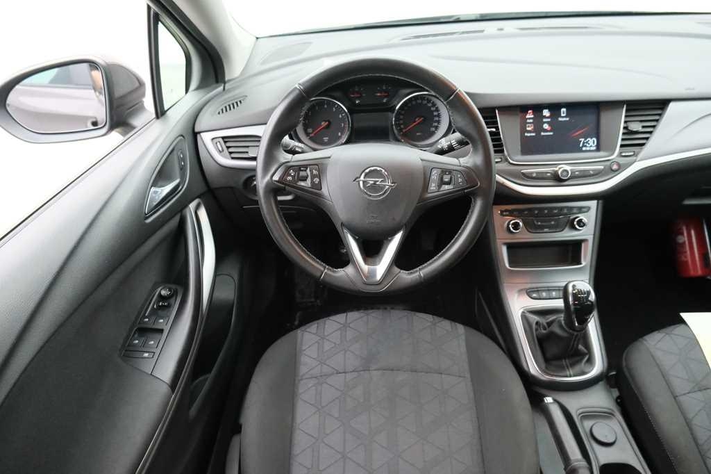 Opel Astra 2019 фото 4
