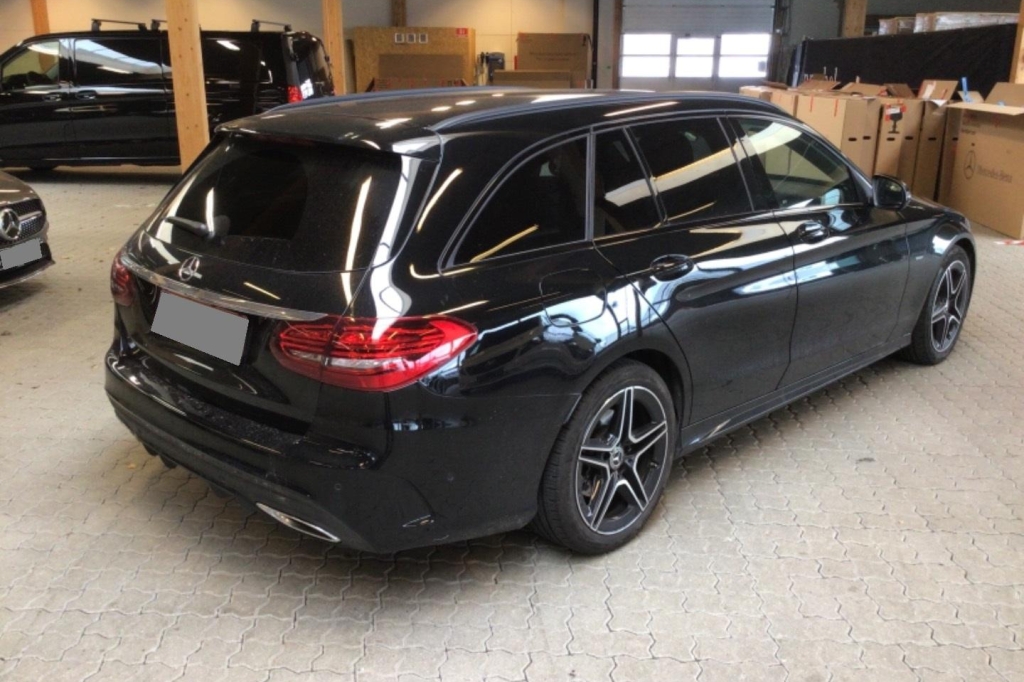 Mercedes-AMG C-Klasse 2021 photo 2