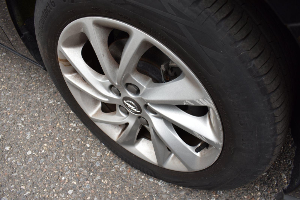 Opel Astra Sports Tourer 2019 photo 21