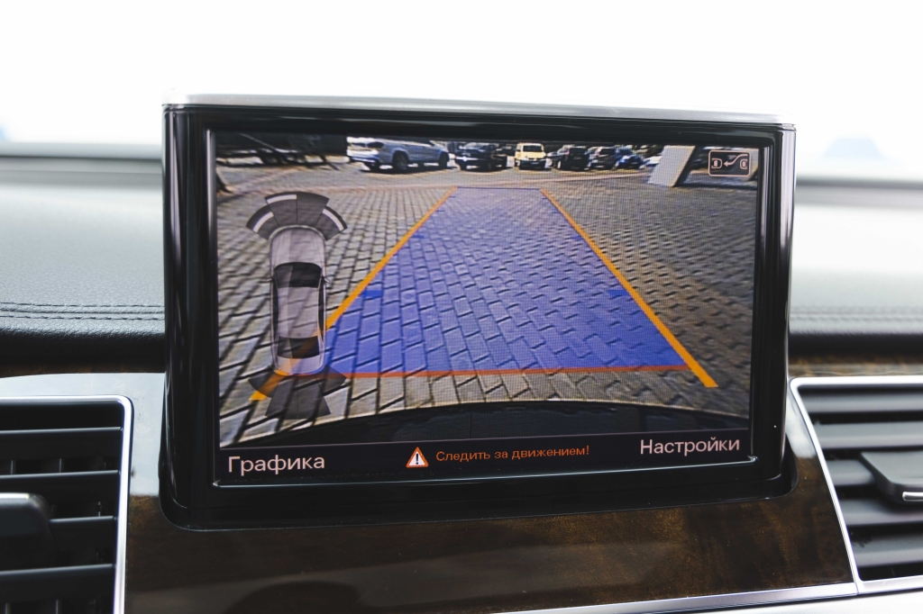 Audi A8 2015 photo 28