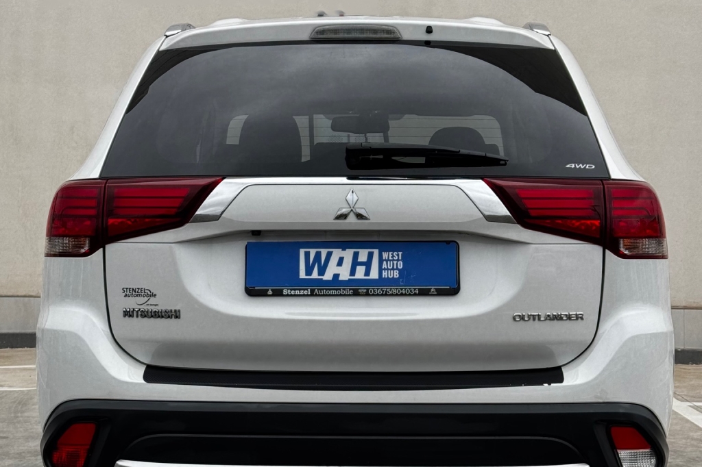 Mitsubishi Outlander 2017 фото Mitsubishi Outlander 2017 фото 5