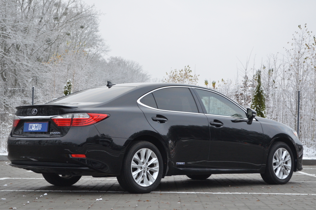 Lexus ES 300h HYBRID фото 4