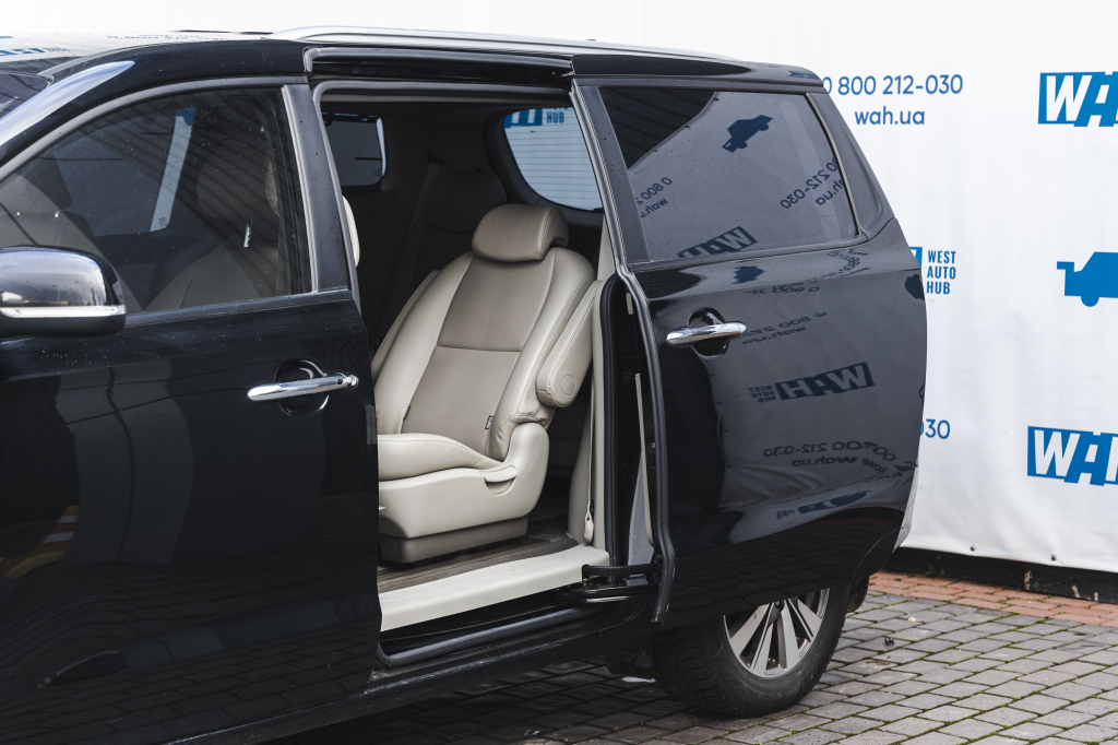 Kia Carnival 2015 фото 1