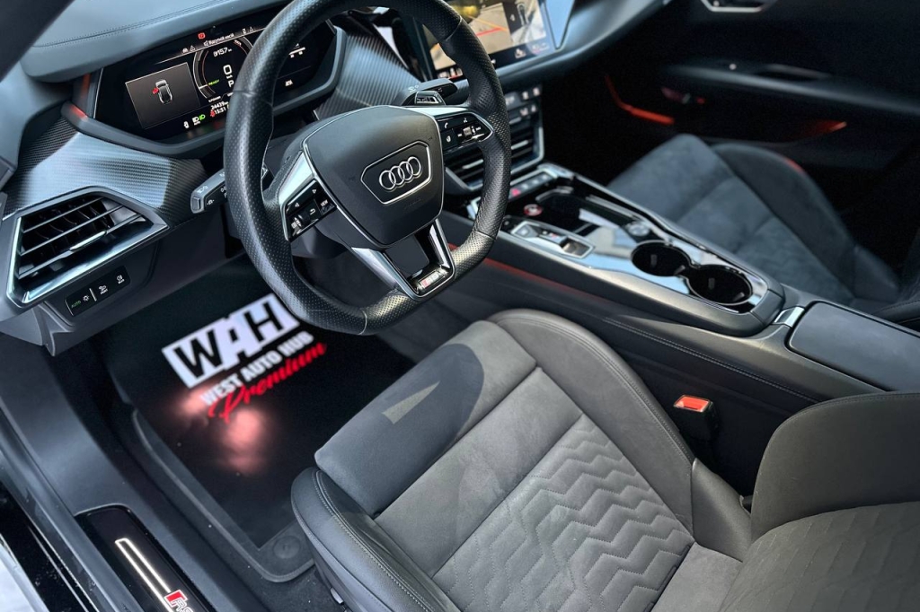 Audi RS e-tron GT 2021 photo 15