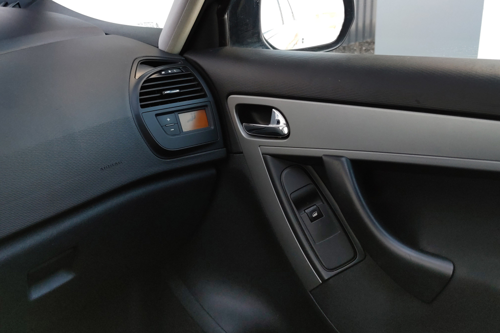 Citroen C4 photo 13