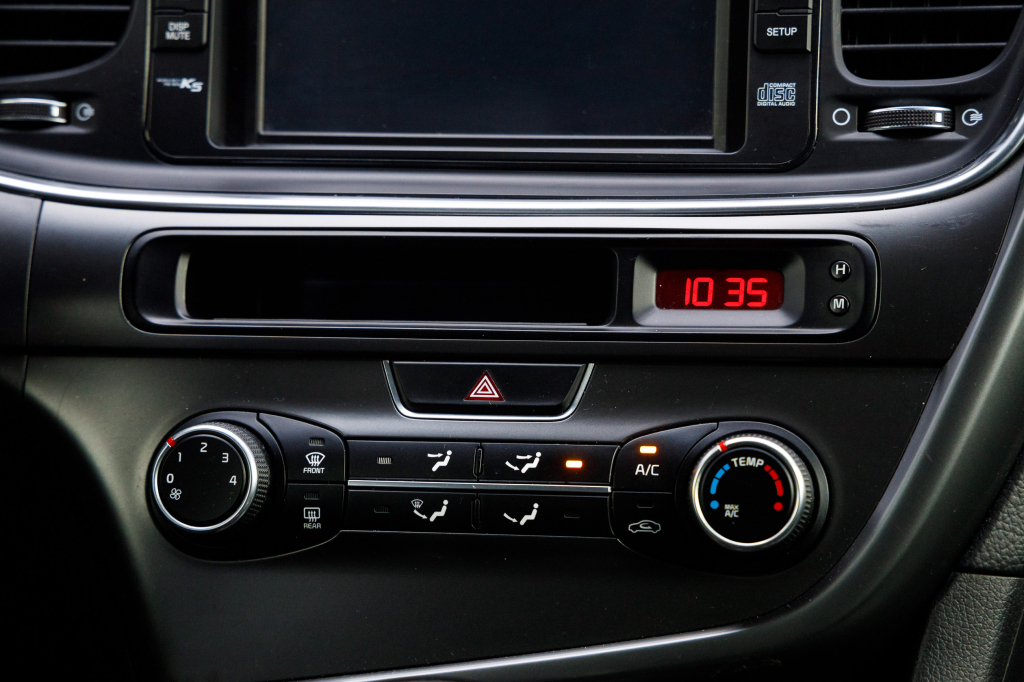 Kia K5 LPI 2013 photo 10