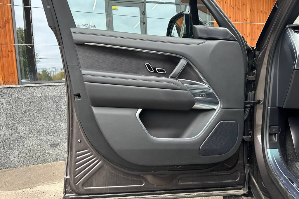 Land Rover Range Rover 3.0 D350 MHEV AWD First Edition  2023 photo 10