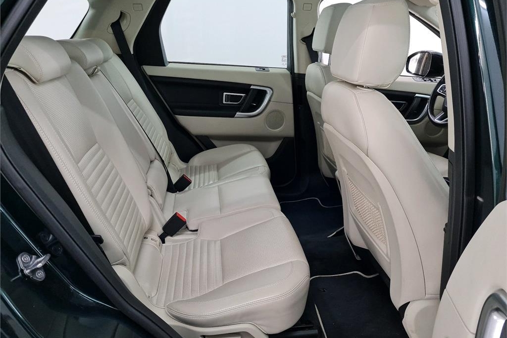 Land Rover Discovery Sport 2017 photo 2