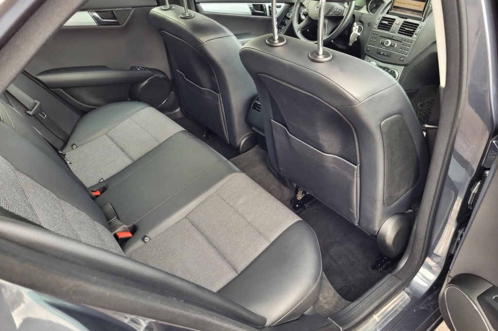 Mercedes-Benz C-Klasse 2010 photo 2