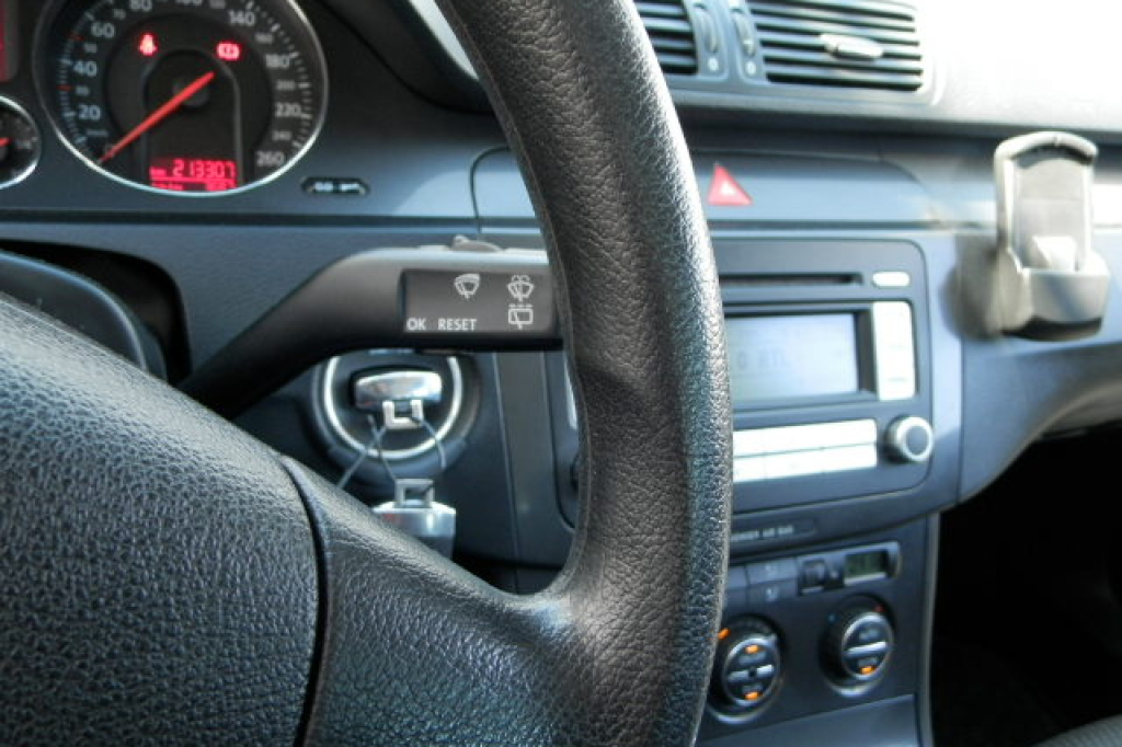 Volkswagen Passat B6 1.6 MPI 2006 photo 10