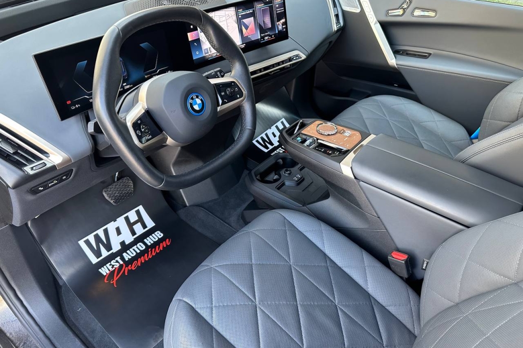 BMW iX M60 2022 фото 13