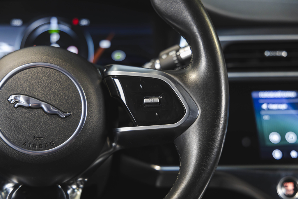 Jaguar I-Pace 2018 фото 20