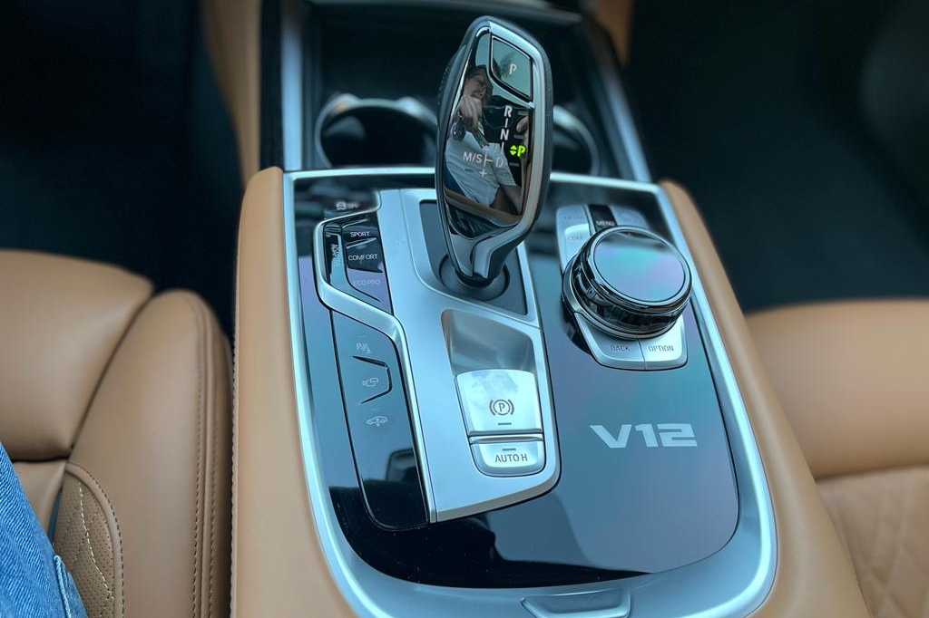 BMW 760 Long XDrive 2022 фото 12