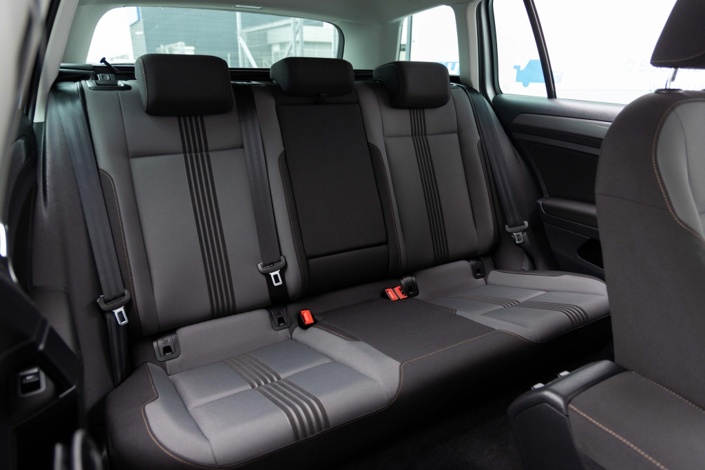 Volkswagen Golf Allstar 2016 фото Volkswagen Golf Allstar 2016 фото 30
