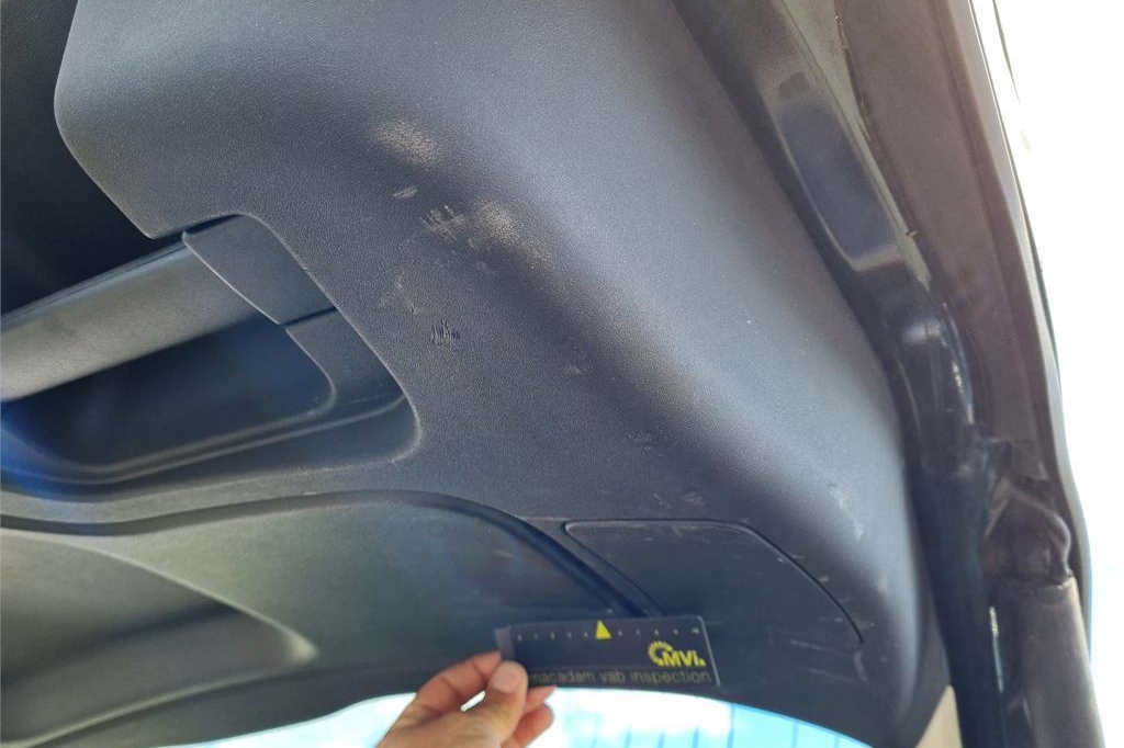 Land Rover Discovery Sport 2017 photo 18