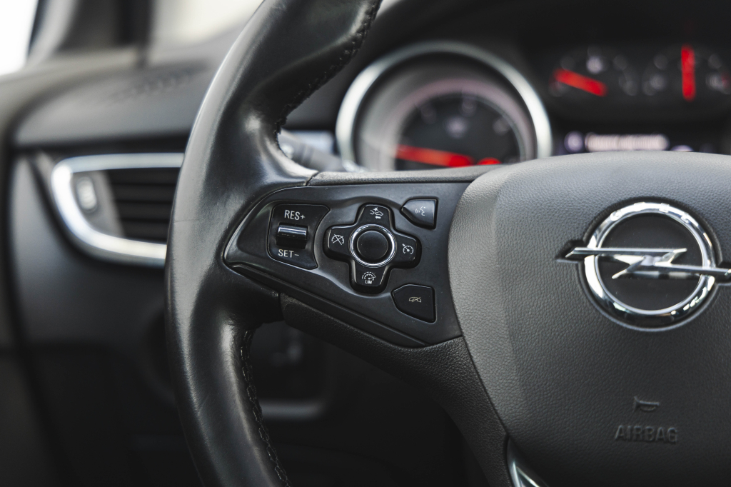 Opel Astra K 2016 фото 32