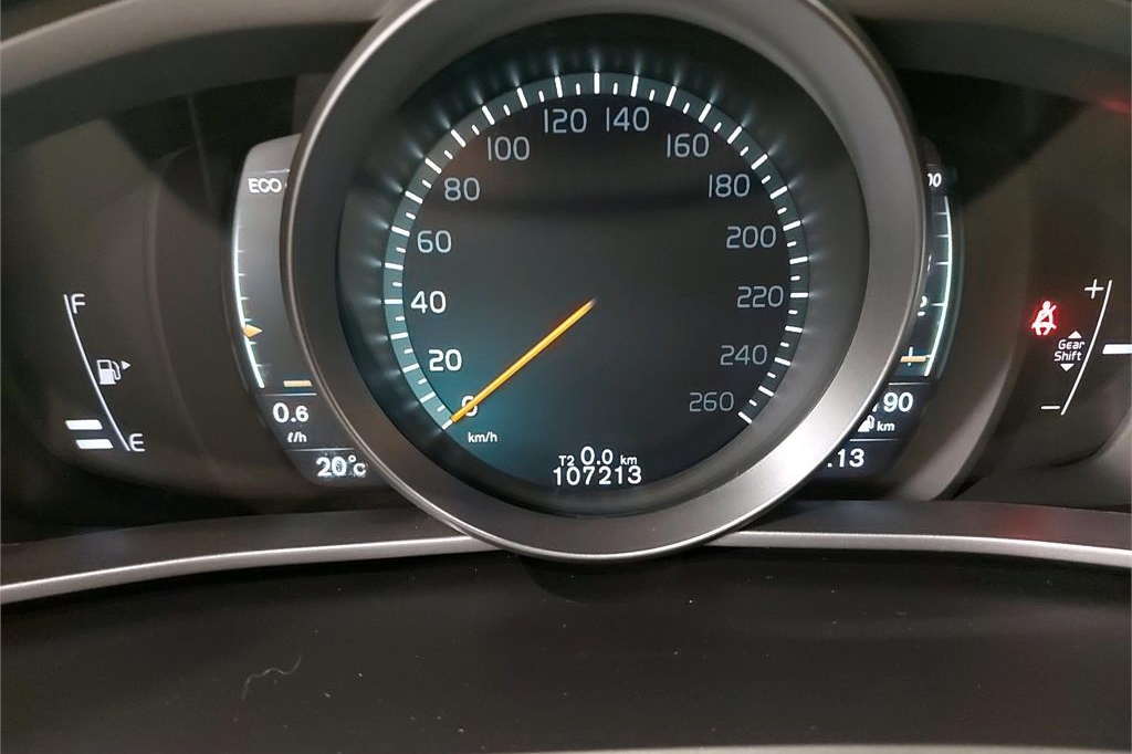 Volvo V40 2017 фото 4