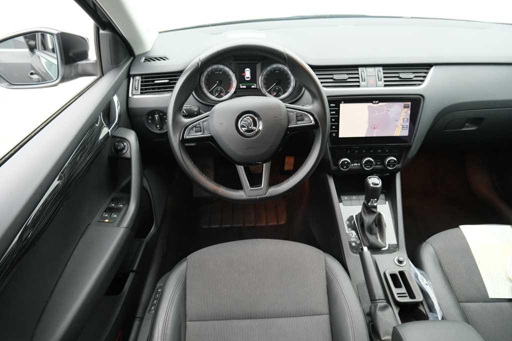 Skoda Octavia Combi 2017 фото 1