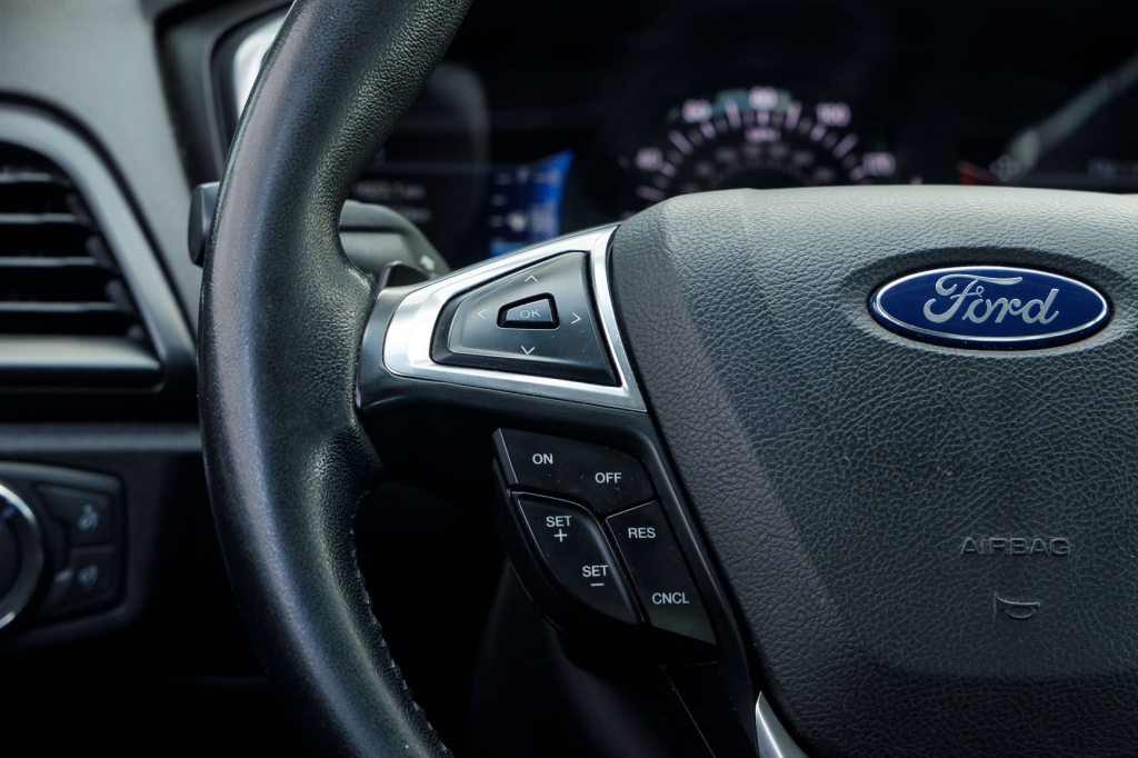 Ford Fusion Titanium 2016 фото 18