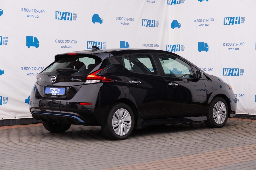 Nissan Leaf 2021 фото Nissan Leaf 2021 фото 7