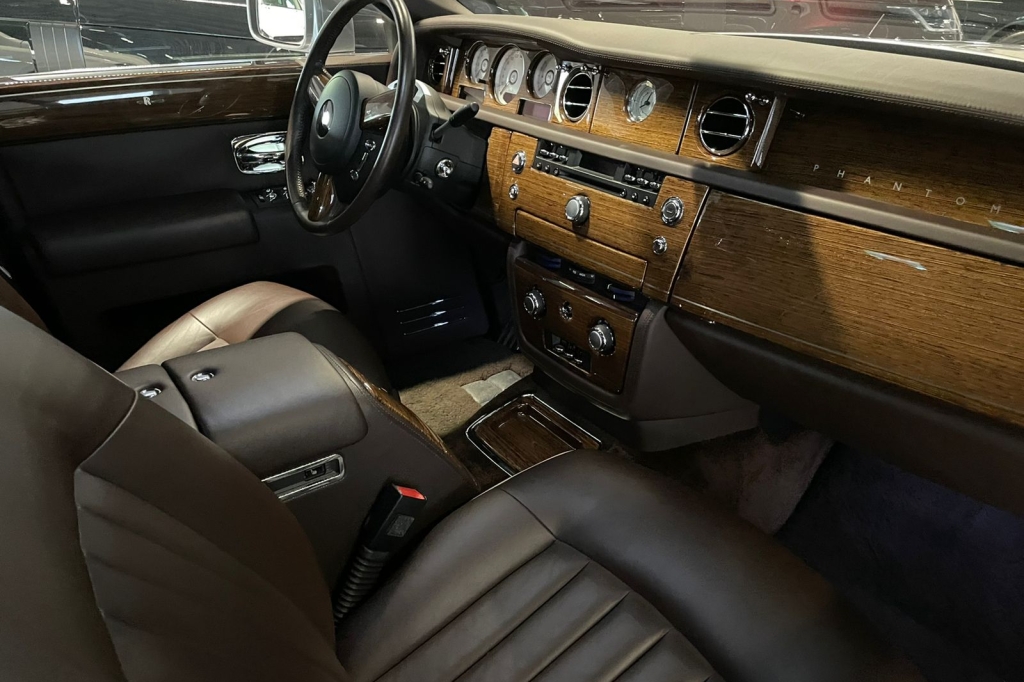 Rolls-Royce Phantom 2012 photo 13