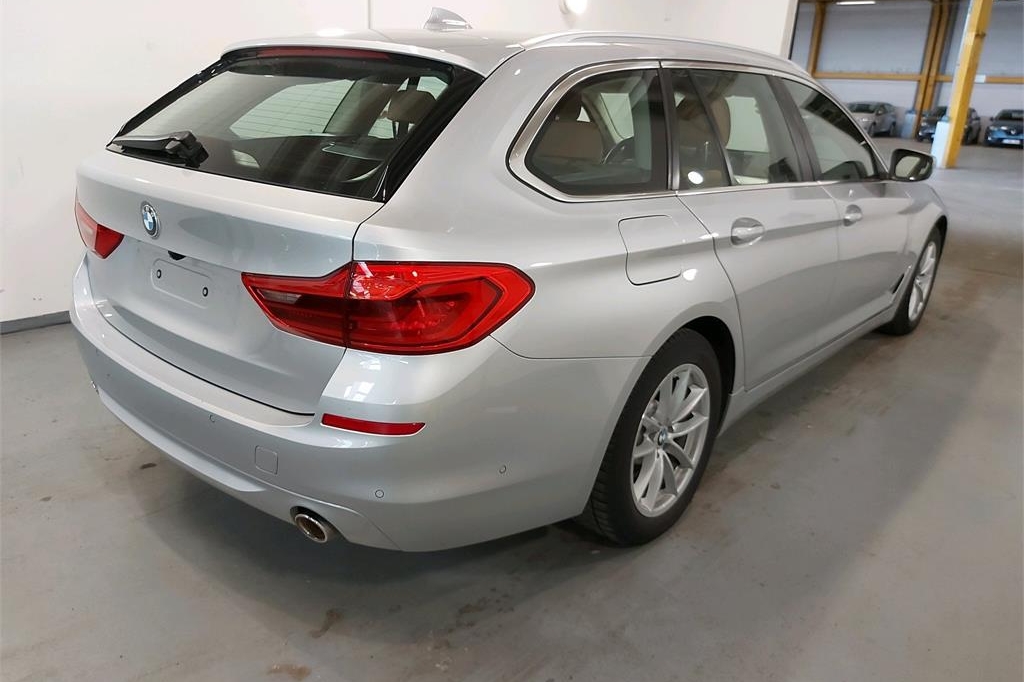 BMW 5er Touring 2017 photo 3