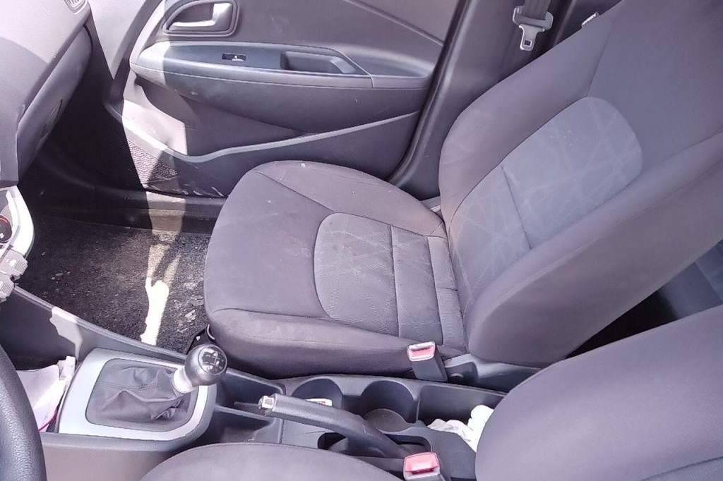 Kia Rio 2017 фото 21