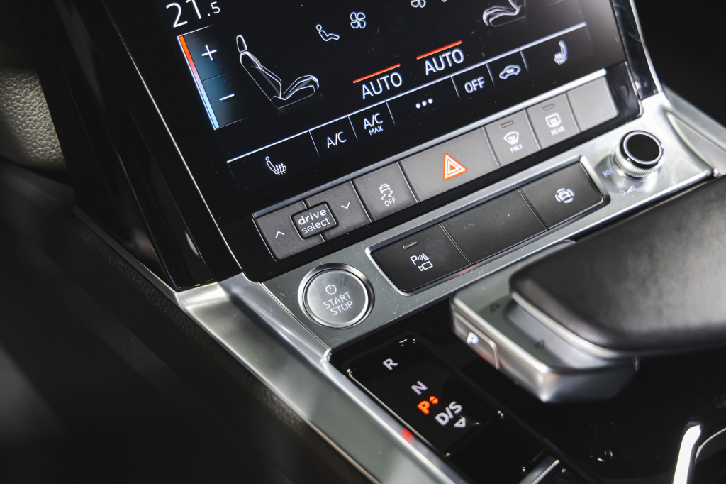 Audi e-tron 2020 photo 30