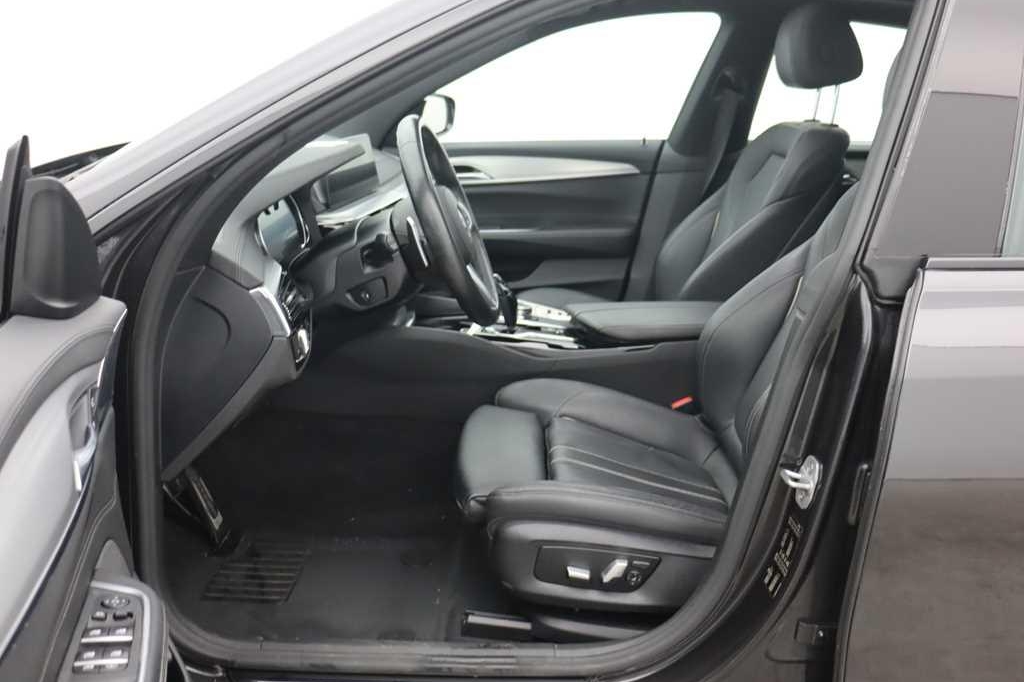 BMW 6 Series 2018 фото 2