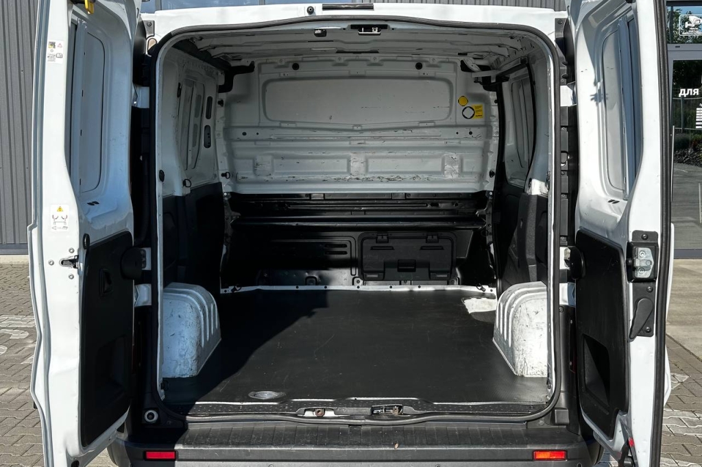 Renault Trafic 2020 фото Renault Trafic 2020 фото 17