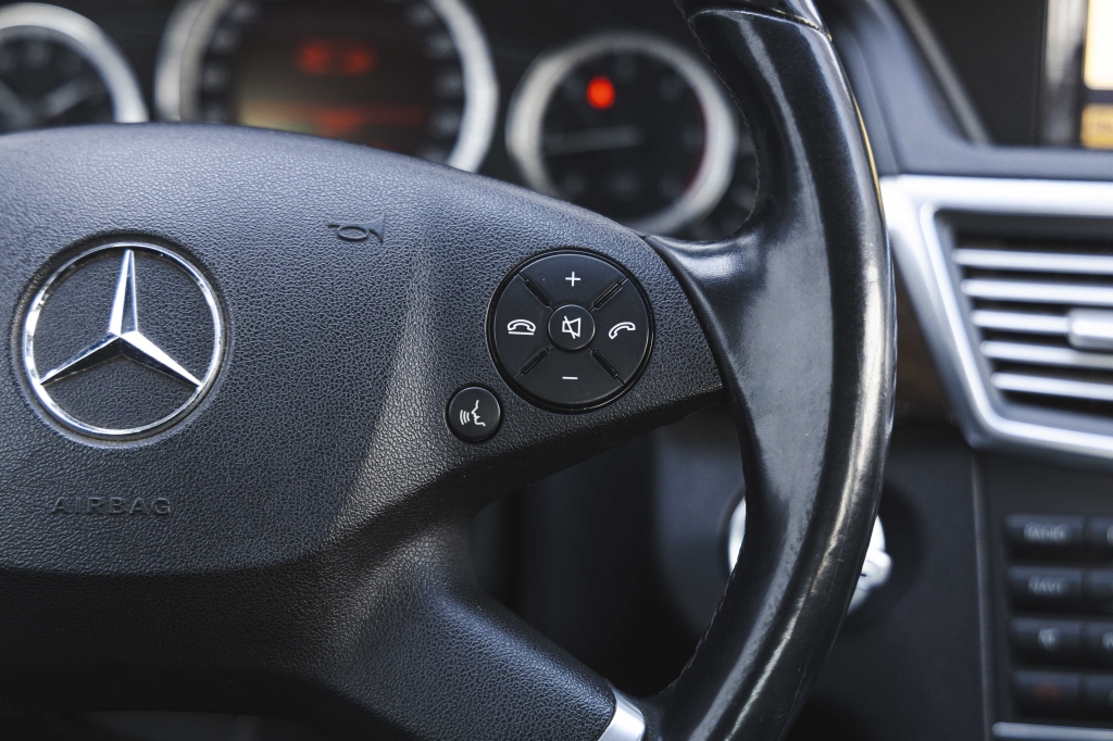 Mercedes-Benz E-Class 2010 photo 25