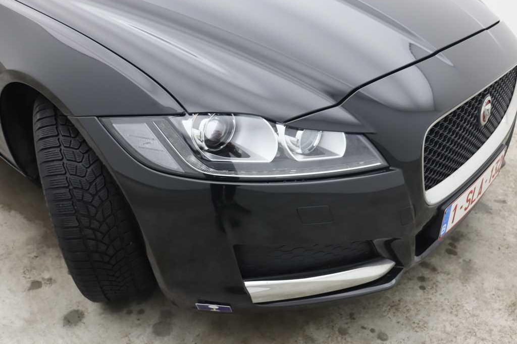 Jaguar XF 2017 фото 22