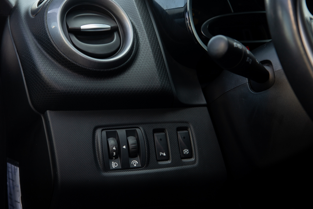 Renault Clio 2015 фото 12