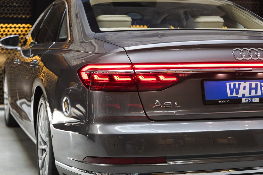 Audi A8 L 2018 фото Audi A8 L 2018 фото 12