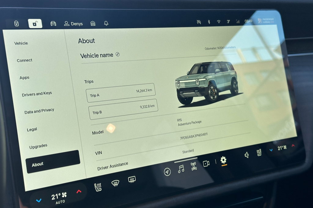 Rivian R1S 2023 photo 21