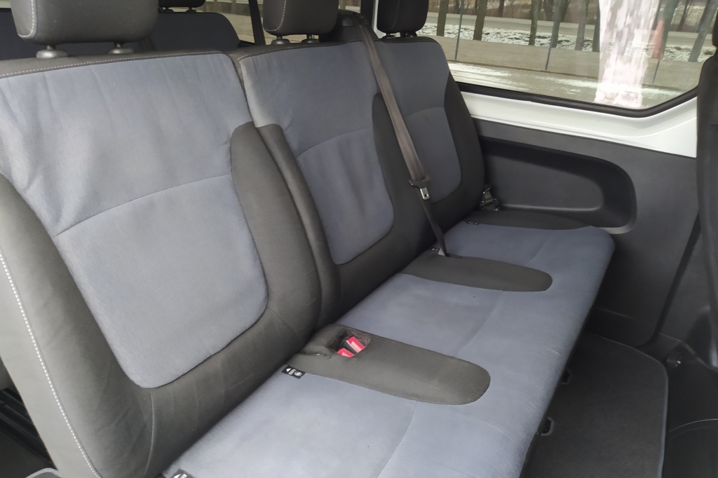 Opel Vivaro фото 21