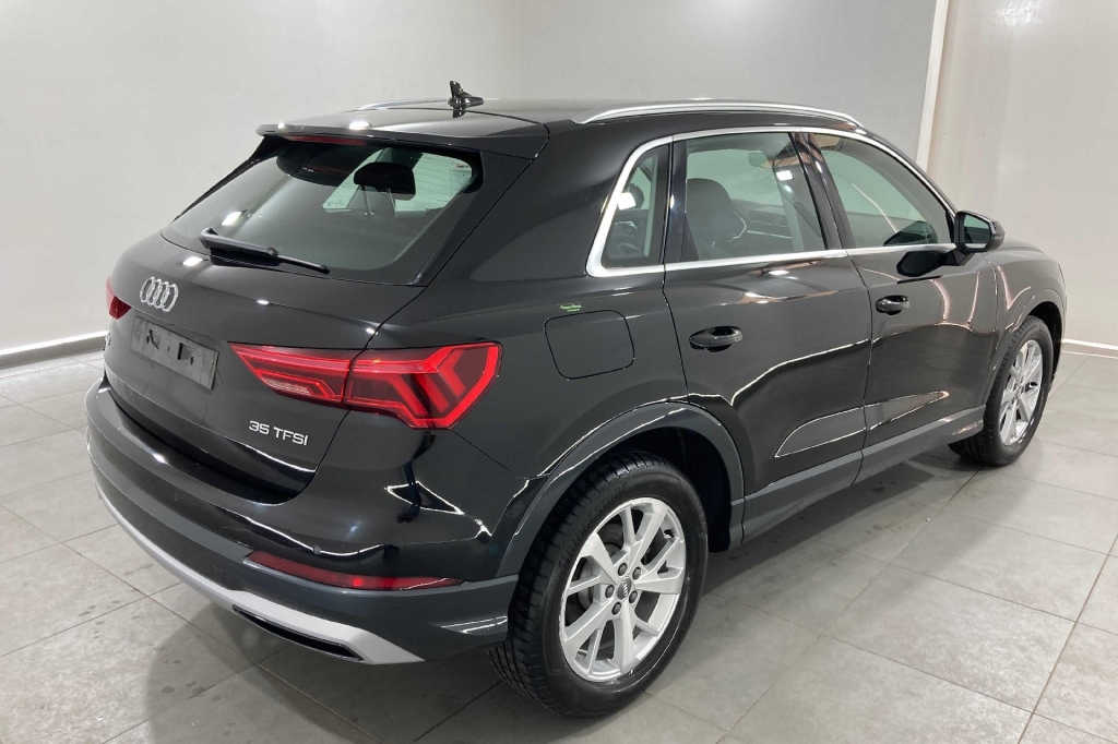 Audi Q3 2019 фото 1