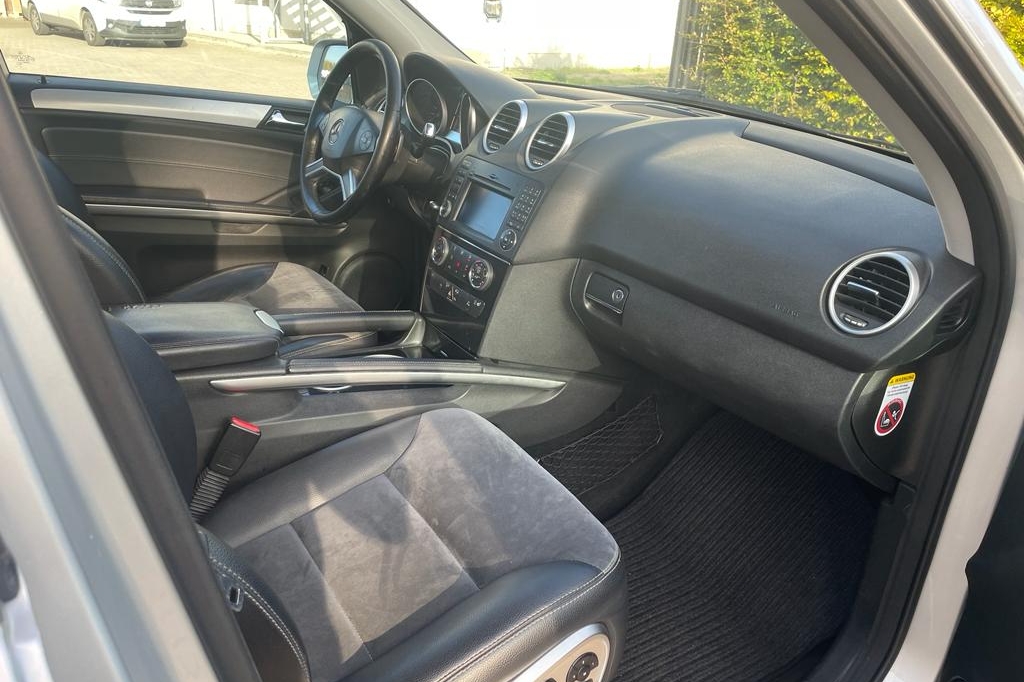 Mercedes-Benz ML 320 2009 photo 7