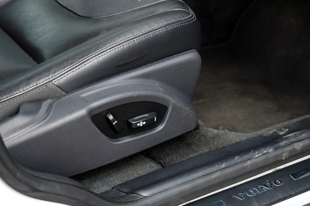 Volvo XC60 2015 фото 25