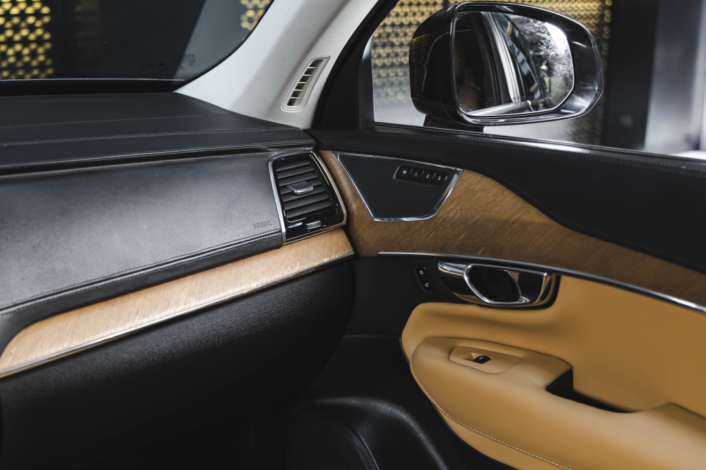 Volvo XC90 2015 фото 29