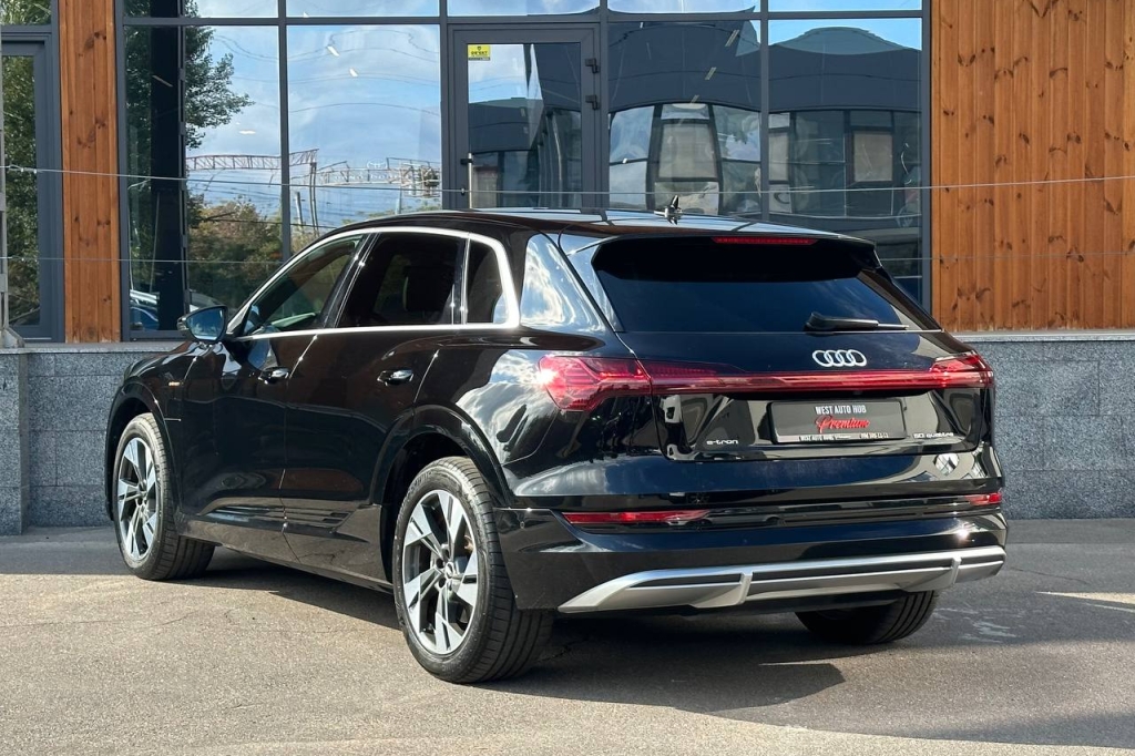Audi e-tron 71 kWh  Quattro S-Line  2021 photo 3