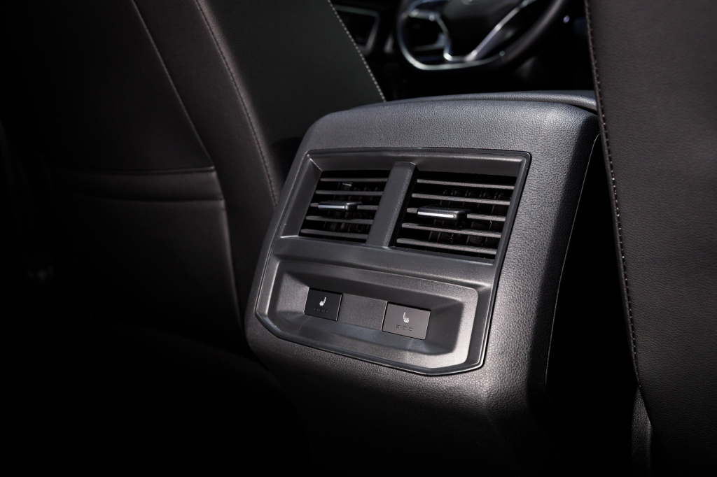 Volkswagen Atlas Cross Sport SEL Premium R-Line 2021 photo 45