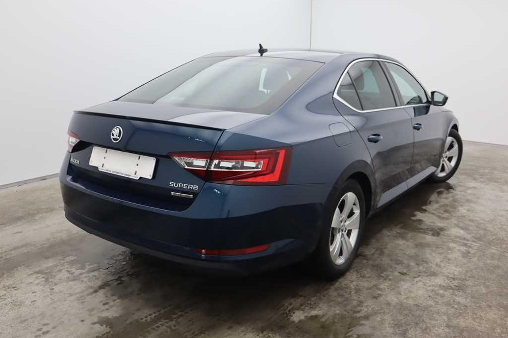 Skoda Superb 2016 photo 4