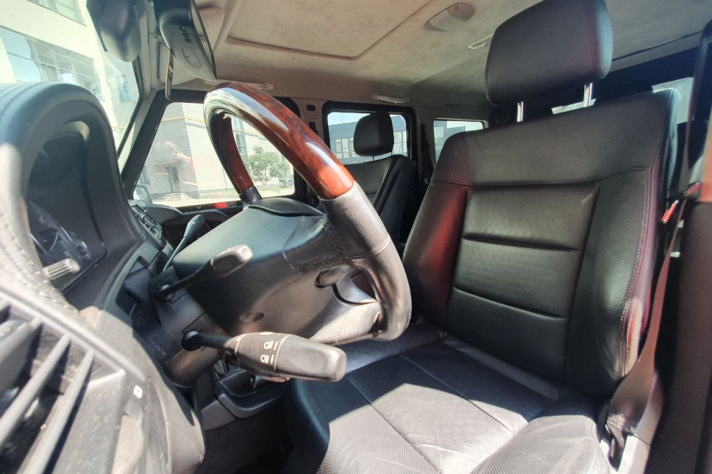 Mercedes-Benz G 500 2010 photo 9