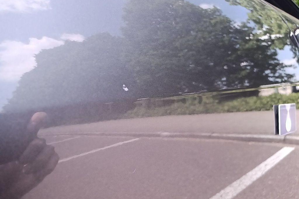 Jaguar XE 2015 photo 28