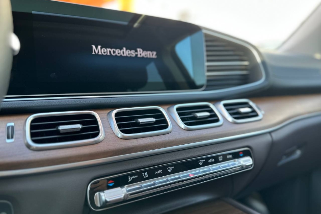 Mercedes-Benz GLS 400 4Matic AMG Package 2022 photo 22