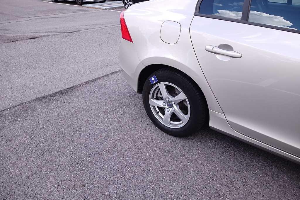 Volvo S60 2017 фото 30