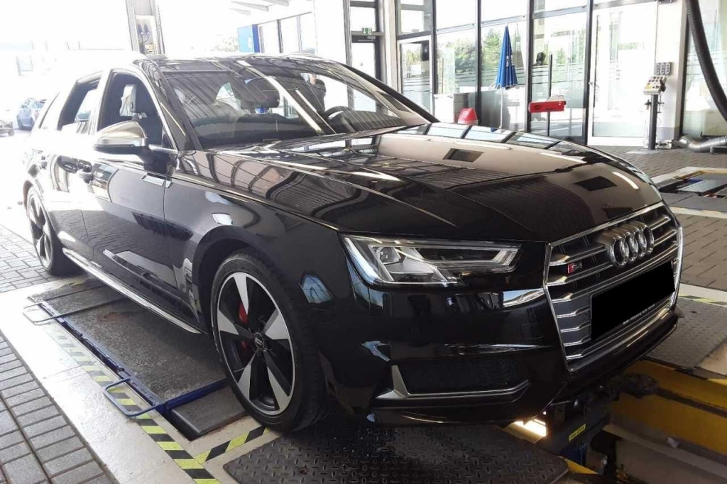 Audi S4 Avant 2018 фото 2